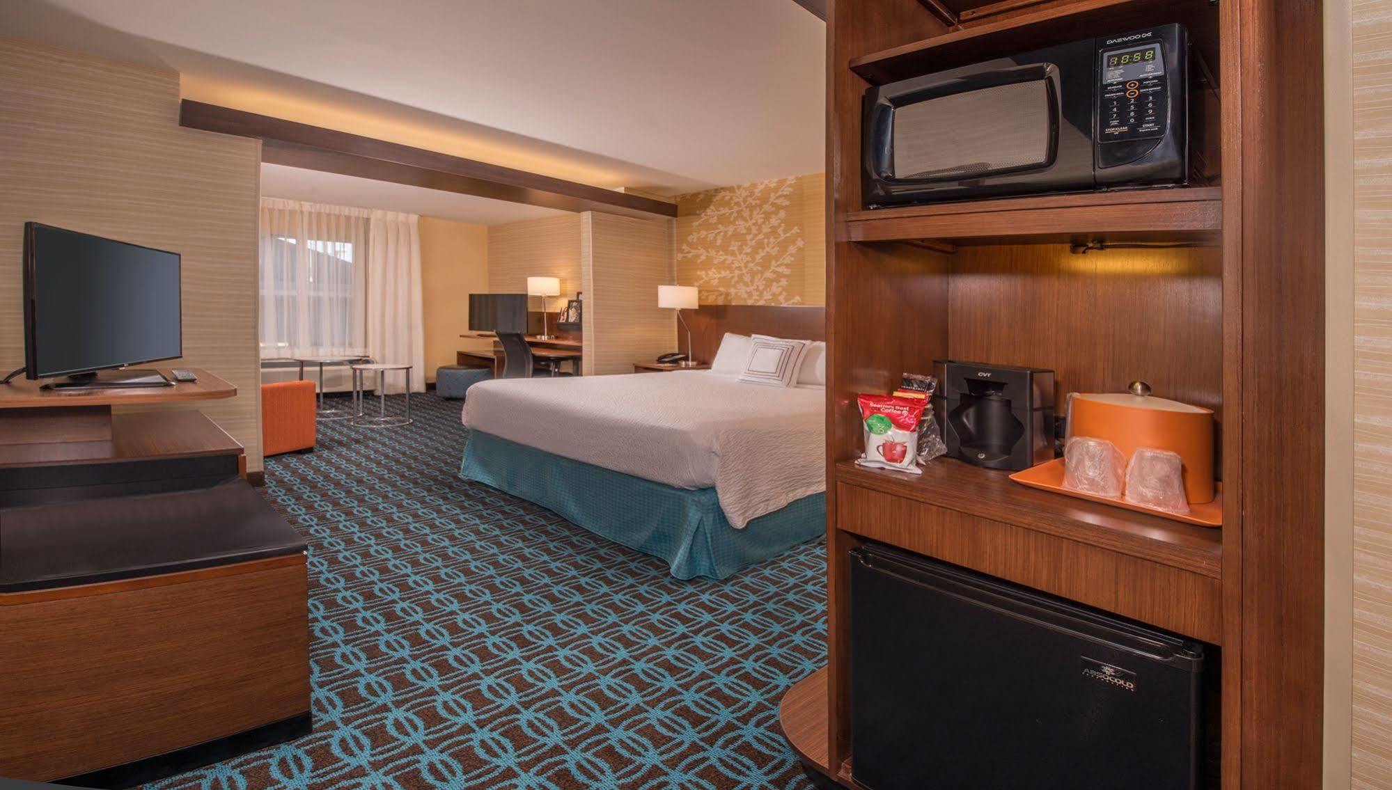 Fairfield Inn & Suites By Marriott Істон Екстер'єр фото